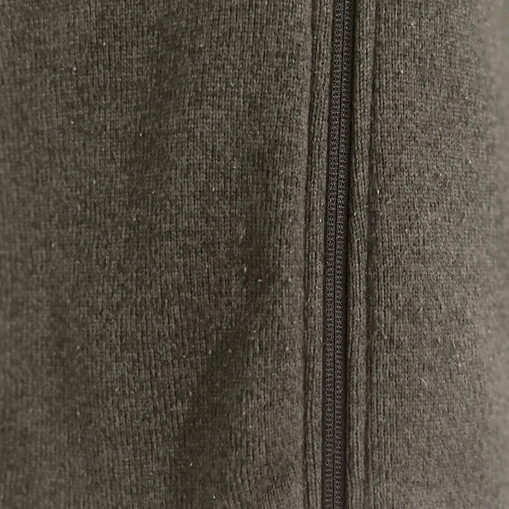 The north face men jacket size small, see pictures closely for details please.